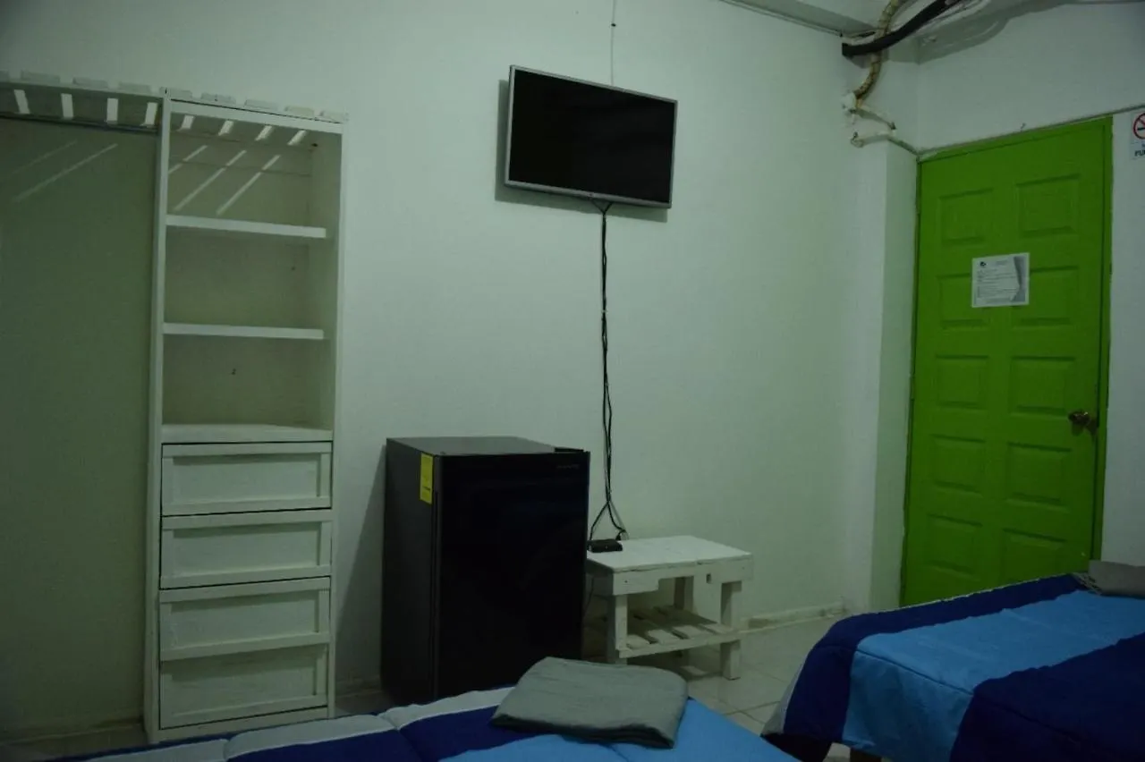 Guacamundo Beach Hostel 5Th. Ave Playa del Carmen